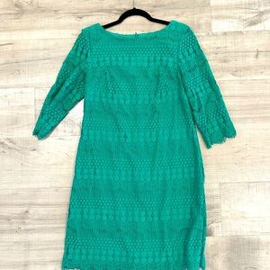 Beautiful and comfortable Eliza J Green Lace 3/4 sleeve Shift Midi Dress